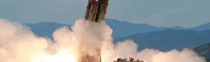 Severní Korea testuje nové raketomety KN-25