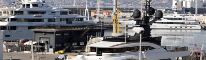 Bloomberg: Stahují se nad francouzskými bohatými mračna?