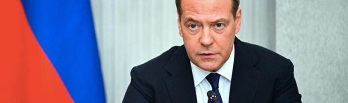 Dmitrij Medvedev: Či dôjde k rozbitiu planéty Zem na márne kúsky, závisí len od obozretnosti NATO, lebo vstup Ukrajiny do Severoatlantickej aliancie by znamenal vyhlásenie vojny Rusku