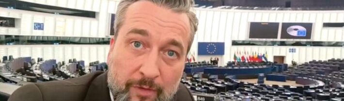 VIDEO: Blaha: „Banda lúzrov v europarlamente schválila chorú vojnovú rezolúciu proti Rusku. Hanbím sa za týchto vojnových štváčov. Pripadám si tu ako v blázinci. Progresívni mravčekovia sa naparujú ako Rambovia v kravatách a chcú