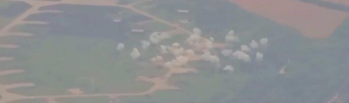 VIDEO: Ruské rakety Iskander zlikvidovali ukrajinské stíhačky Su-27 na vojenskej leteckej základni Mirgorod