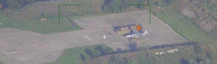 VIDEO: Tretí úspešný zásah ruskej armády na ukrajinské letiská tento týždeň. Raketa Iskander zlikvidovala vojenskú stíhačku MiG-29