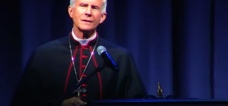 Biskup Strickland: Pamätajte, že brány pekla nepremôžu Kristovu Cirkev