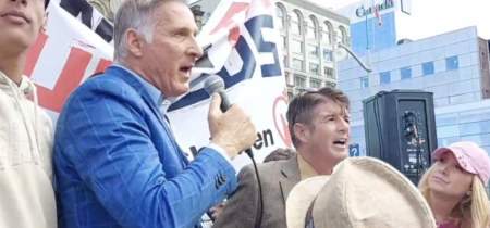 Maxime Bernier kritizuje CBC za znovuobjavené pro-LGBT video určené deťom