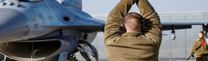 Ukrajina má nedostatok vycvičených pilotov pre stíhačky F-16