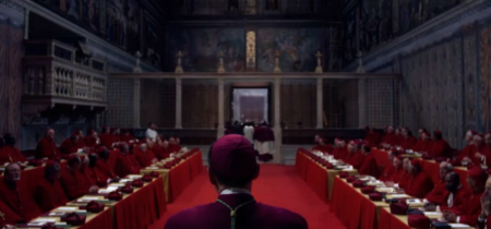 Nový film "Conclave" zobrazuje záhadnú smrť pápeža a voľbu nového