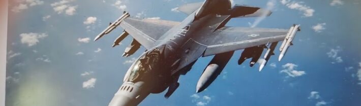 Ukrajina může zatím létat pouze se třemi stíhačkami F-16 z první várky; Rusko říká, že nebudou…