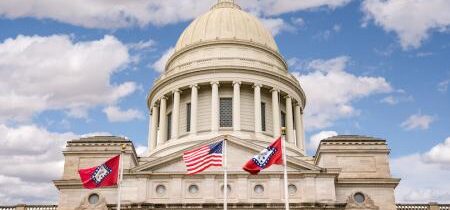 Štátny tajomník GOP v Arkansase odmietol pozmeňujúci návrh skupiny podporujúcej potraty