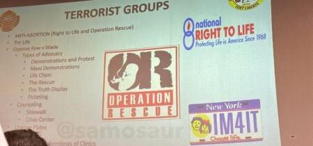 Uniknutý dokument z brífingu americkej armády označuje pro-life organizácie za "teroristické skupiny