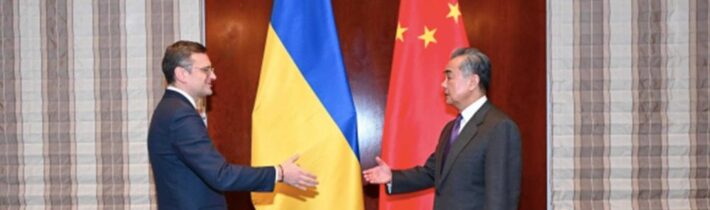 O pozadí a súvislostiach návštevy ukrajinského ministra zahraničných vecí v Číne
