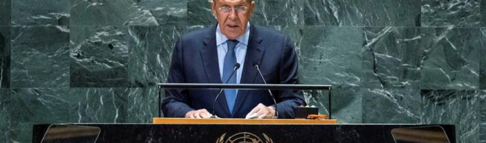 VIDEO: Lavrov v OSN varoval Západ, aby sa nezapájal do vojny na Ukrajine a upozornil na vážne nebezpečenstvo jeho úsilia poraziť jadrovú mocnosť. Anglosasi podľa neho dúfajú, že Rusko porazia s využitím nelegitímneho neonacistického