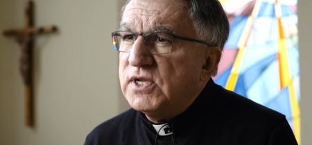 Páter Thomas Rosica obvinený zo sexuálneho útoku, stratil kňazské schopnosti: správa