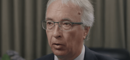 Líder konzervatívcov z BC povedal Jordanovi Petersonovi, že je proti blokátorom puberty u detí