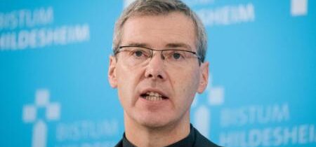 Nemecký biskup vymenoval pro-LGBT laických "pastoračných pracovníkov", ktorí majú ľuďom pomáhať "oslavovať ich prechod