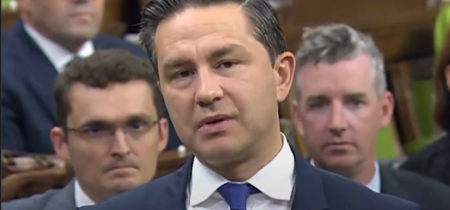 Poilievre sľubuje hlasovanie o nedôvere Trudeauovi v "najbližšom možnom" čase