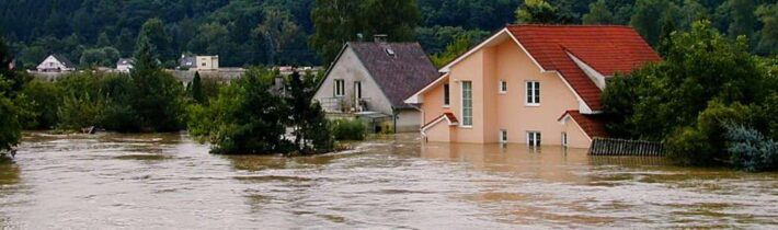 Přehrady „ožebračují společnost“ tvrdila před zkázonosnými povodněmi polská Zelená politička |