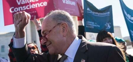 Demokrati v Senáte presadzujú plán, ktorý má prinútiť daňových poplatníkov, aby financovali cesty na potraty za hranice štátu