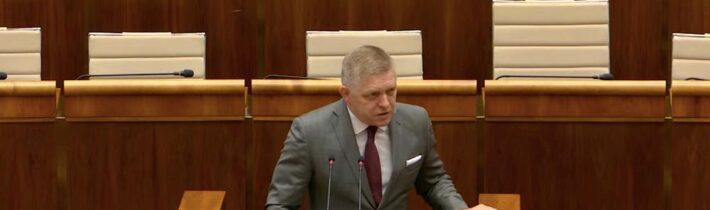 VIDEO: Fico reaguje na hystériu Progresívneho Slovenska ohľadne konsolidačného balíčka: „Áno, zvyšuje sa DPH na 23 % a mne sa to nepáči, ale čo mám robiť, keď takúto úlohu nám dali, že to musíme urobiť? Ale dohodli sme sa, že