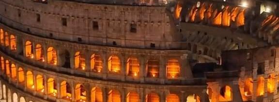 Koloseum, známé také jako Flaviovský amfiteátr, je jednou z nejvýznamnějších pam…