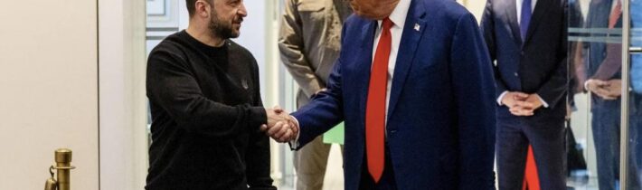VIDEO: Donald Trump se nečekaně setkal s Volodymyrem Zelenským v New Yorku a vyzval k ukončení války s Ruskem. Pokud bude zvolen v listopadu prezidentem, vyřeší prý ukončení války ještě před svou inaugurací