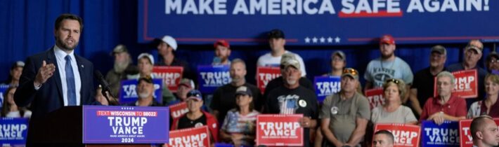 Další útok na Trumpově akci! 20 jeho fanoušků skončilo na pohotovosti, měli několik dní rozmazané vidění a pálení očí