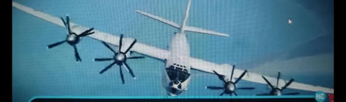 Putinovo letadlo TU-142 letělo poblíž Aljašky uprostřed napětí okolo Ukrajiny; USA poslaly stíhačky.