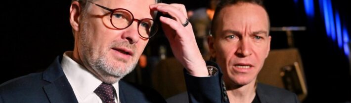 Hnus a podraz? Naopak, premiér Fiala Piráty zachránil