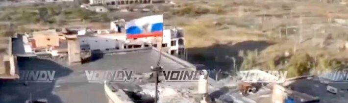 VIDEO: Vojna na Ukrajine vstúpila do ďalšej zlomovej fázy. Nad mestom Vuhledar v Doneckej oblasti zaviala ruská vlajka. Reportérka nemeckej televízie bola medzitým spočítať hroby ukrajinských vojakov na cintoríne v Charkove. Dosluhujúci