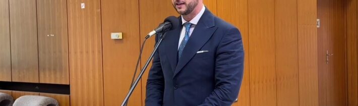 Matúš Šutaj Eštok: My sa tu nehráme s figúrkami ako môj malý syn