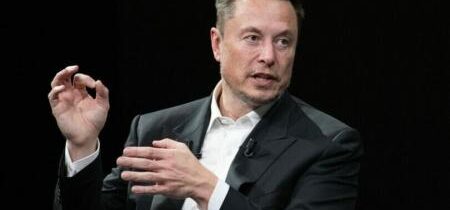 Elon Musk povedal preživšej potrat, že neskorý potrat je "vražda
