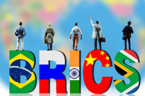 BRICS je počátek nového světového řádu bez kontroly Západu a k naší škodě