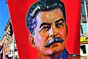 Vítr historie. Stalin sebevědomě kráčí napříč Ruskem