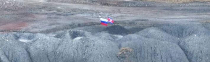 Jižní Korea zvažuje vyslání vojáků na pomoc Ukrajině v odvetě na krok KLDR a v Pentagonu je z toho pozdvižení, že hrozí obnovení války na Korejském poloostrově! A na haldě hlušiny nedaleko Pokrovsku se objevily vlajky Ruska a KLDR vedle sebe! Podle Lavrova se Ukrajina denacifikaci nevyhne ani mírovými rozhovory!