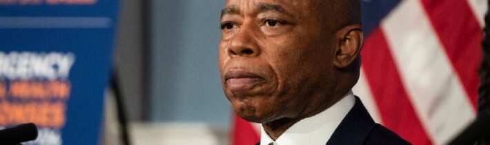 Starosta New Yorku Eric Adams čelí piatim obvineniam vrátane prijímania úplatkov…