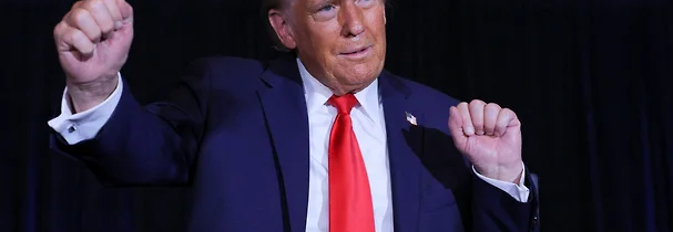 Trump v predvolebnom prieskume predbehol Harrisovú