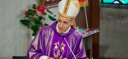 Kardinál Fernández hovorí "dnes" nie diakonkám, ale vyzýva na "postupné" kroky pre ženy v Cirkvi