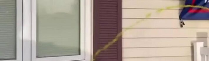 😁😁😁Krásná fontána v domě Trumpova příznivce.