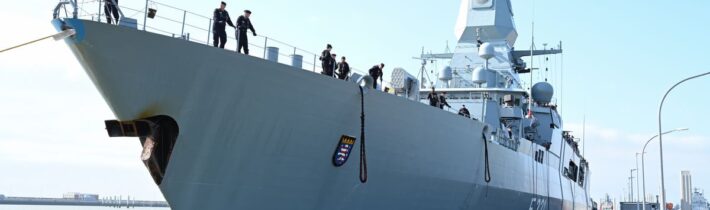 EÚ nemá dostatok lodí na ochranu lodnej dopravy v Červenom mori