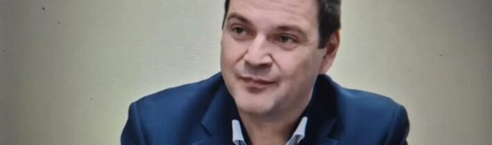 Platy politiků versus hasičů; nákup tanků Leopard z Německa; Petr Macinka (Motoristé sobě)…