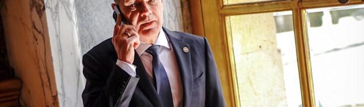 Německý kancléř Olaf Scholz volal po 2 letech Vladimiru Putinovi a vyzval ho ke …