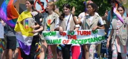 Arcibiskup Cincinnati ukončil vyše 100-ročné partnerstvo so skautkami kvôli ideológii LGBT