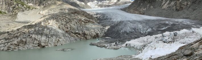 Zpráva ze Švýcar: Ledovec ze kterého pramení Rhona