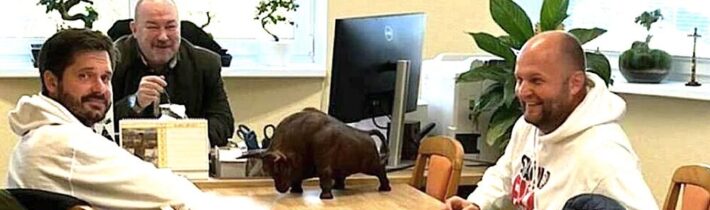 Huliak si sadol za jeden stôl s Naďom, ktorý vlasteneckých voličov označoval za …