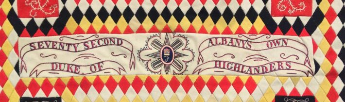 Vojenské vyšívané deky – Kabinet Kuriozit