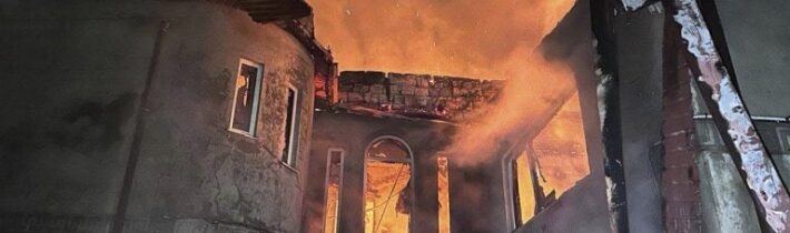 VIDEO: POTYČKA NA OKRAJI LUHANSKU! RUSOVÉ SROVNALI UKRAJINSKOU OBRANU SE ZEMÍ, ZŮSTAL JEN POPEL! – BOJOVNÍK SVO: „ZAHŘÍVÁME SE SVÍČKAMI V ZÁKOPECH“ – AKTUÁLNE SPRÁVY Z FRONTOV 9.11.2024