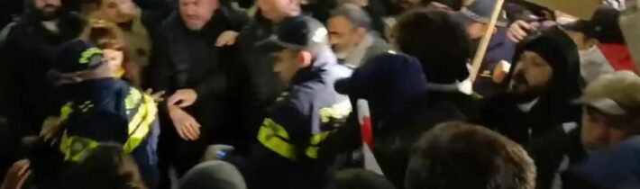 🇬🇪 Příznivci euro opozice se v Tbilisi střetnou s policií.