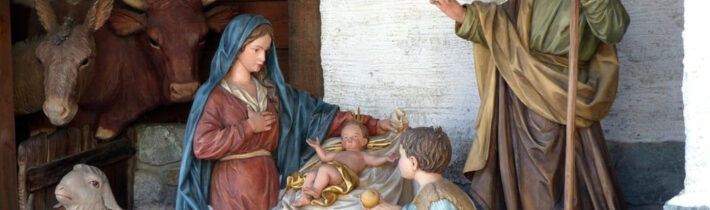 Taliansky rabín je pobúrený, pretože malý Ježiško vo vatikánskom betleheme leží na palestínskej šatke –