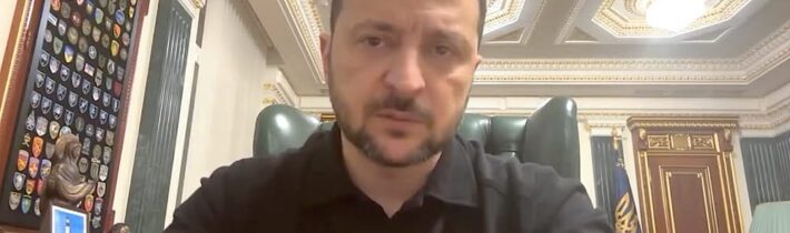 VIDEO: Zelenskyj stupňuje svoje bezočivé a drzé útoky na Fica. Vodca kyjevského …