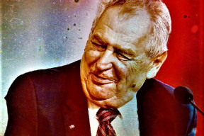 Odvolejte politicky závislého soudce!