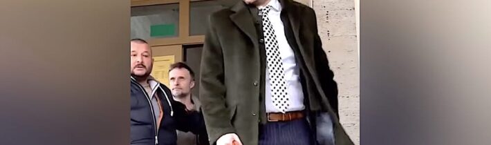 VIDEO: Dvaja zadržaní bývalí operatívci NAKA budú stíhaní na slobode, sudca ich …